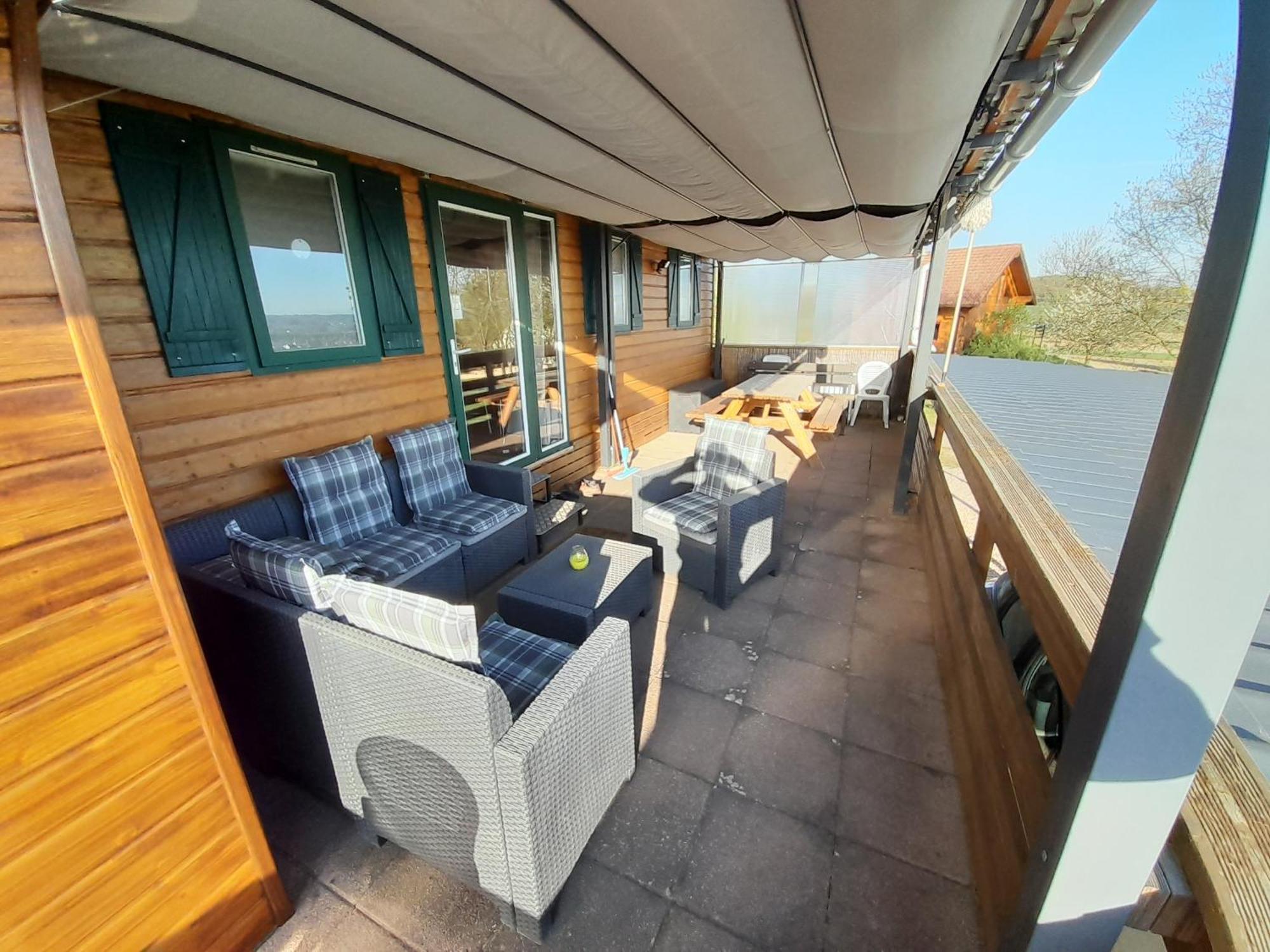 Location Type Gite, Chambre D'Hote, Meuble De Tourisme Dans Joli Petit Chalet Typique Et Ou Jolie Roulotte Type Boheme Waldighoffen Dış mekan fotoğraf