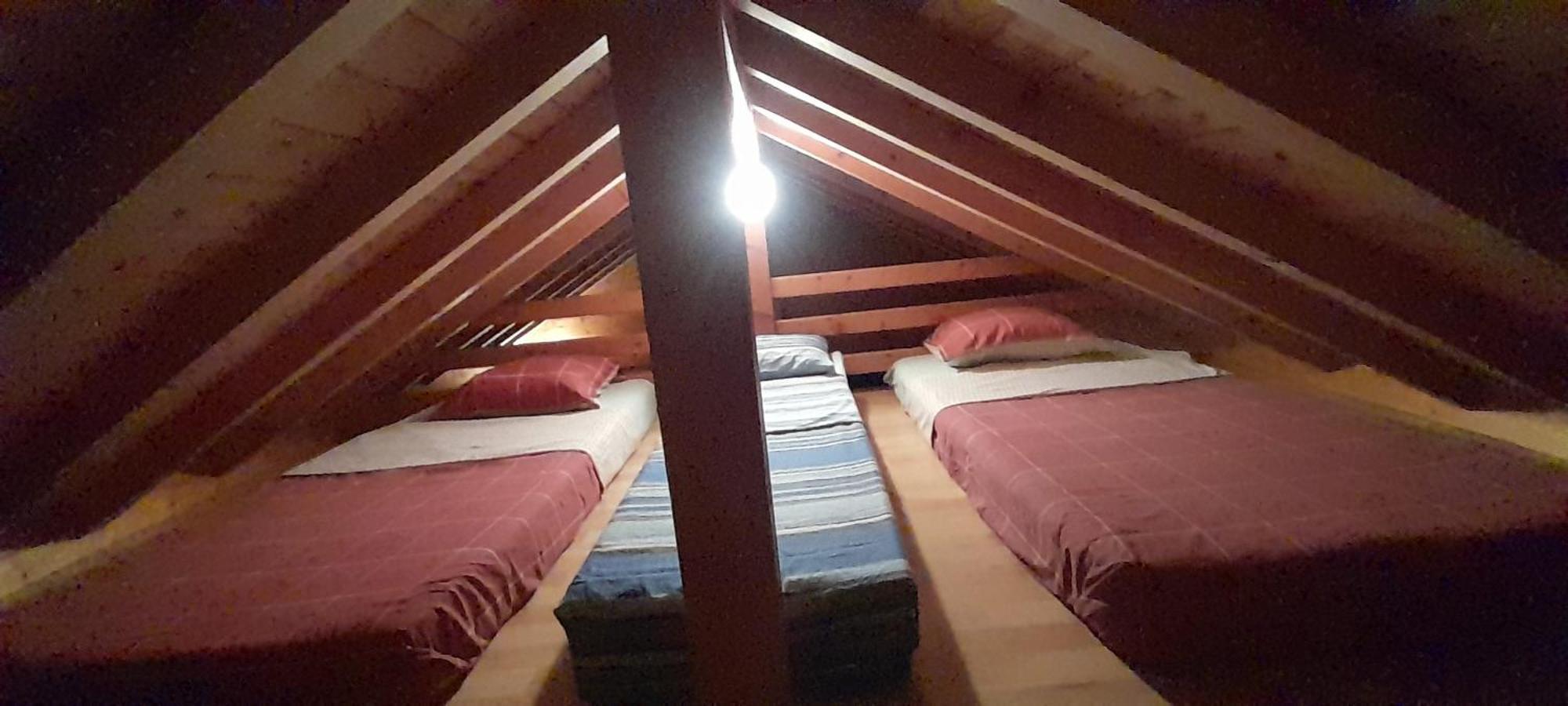 Location Type Gite, Chambre D'Hote, Meuble De Tourisme Dans Joli Petit Chalet Typique Et Ou Jolie Roulotte Type Boheme Waldighoffen Dış mekan fotoğraf