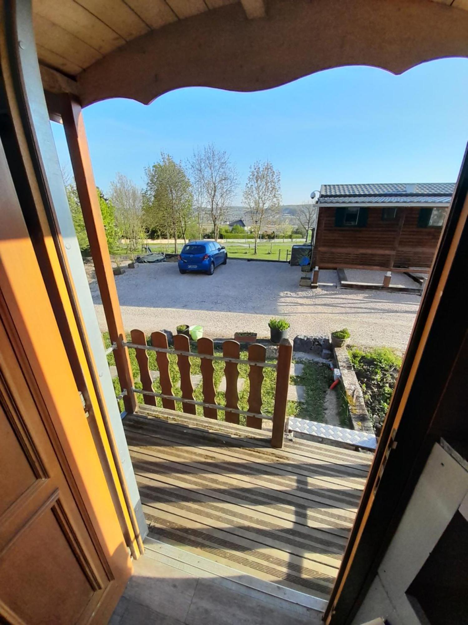 Location Type Gite, Chambre D'Hote, Meuble De Tourisme Dans Joli Petit Chalet Typique Et Ou Jolie Roulotte Type Boheme Waldighoffen Dış mekan fotoğraf