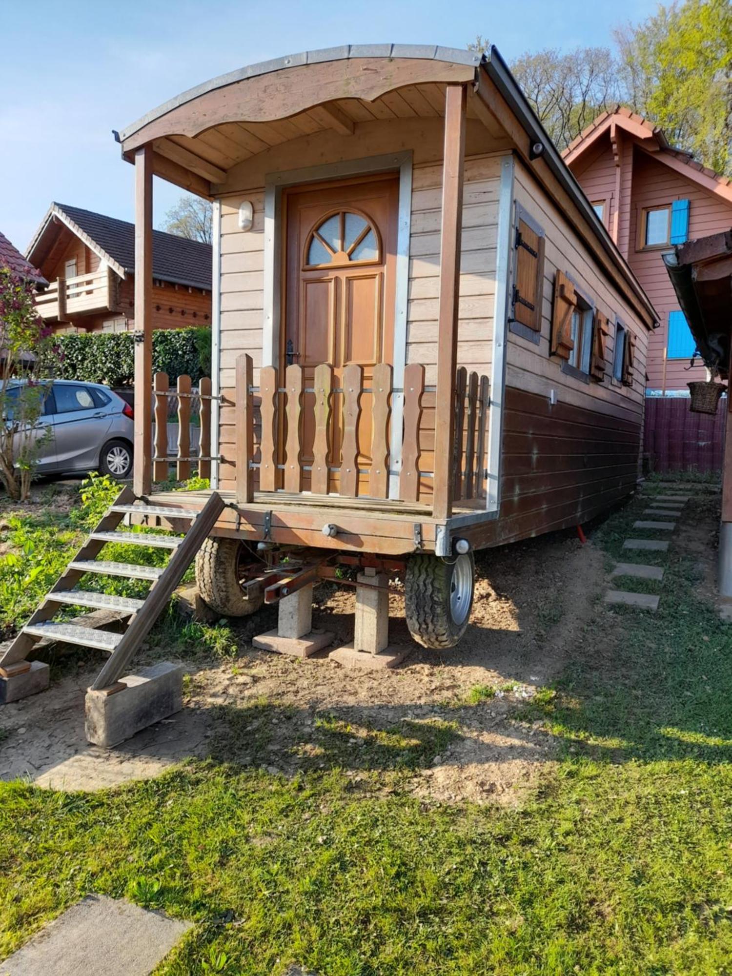 Location Type Gite, Chambre D'Hote, Meuble De Tourisme Dans Joli Petit Chalet Typique Et Ou Jolie Roulotte Type Boheme Waldighoffen Dış mekan fotoğraf